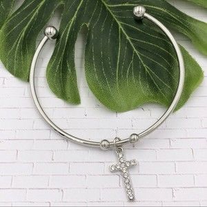 🌼 Rhinestone Cross Simple Cuff Bracelet
